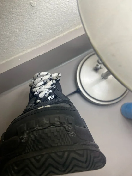 Authentic Balenciaga Triple S sneakers - Picture 2 of 9